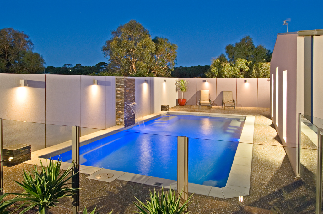 Fibreglass swimming pool