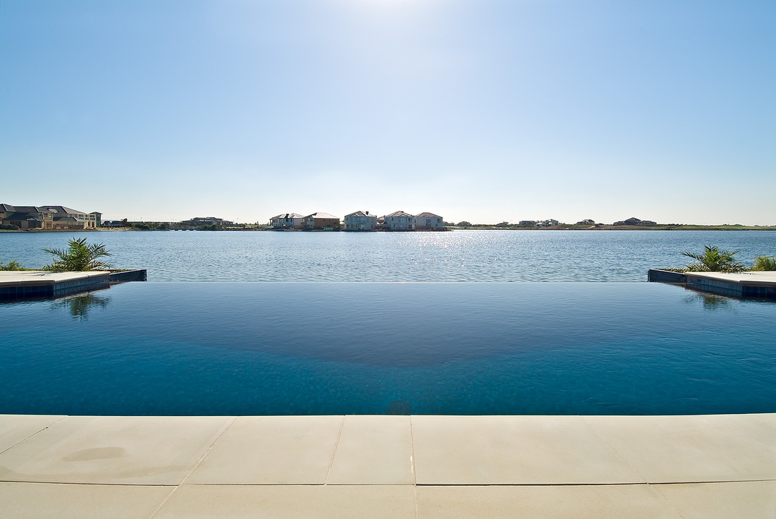 Fibreglass swimming pool