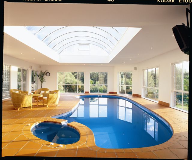 Fibreglass swimming pool